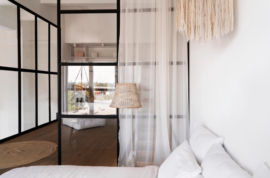 Camera da letto con sistema di controllo intelligente